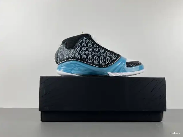 Rep 318376-041 23 UNC Jordan 0526